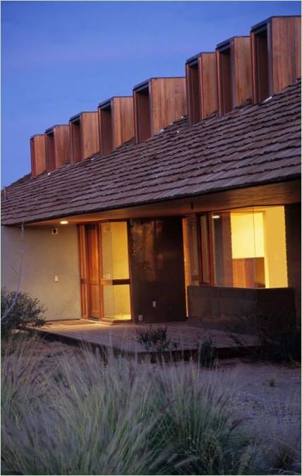Extérieur de la maison avec puits de lumière