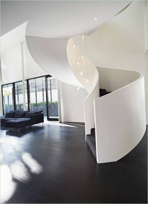 Escalier en colimaçon vers le premier étage