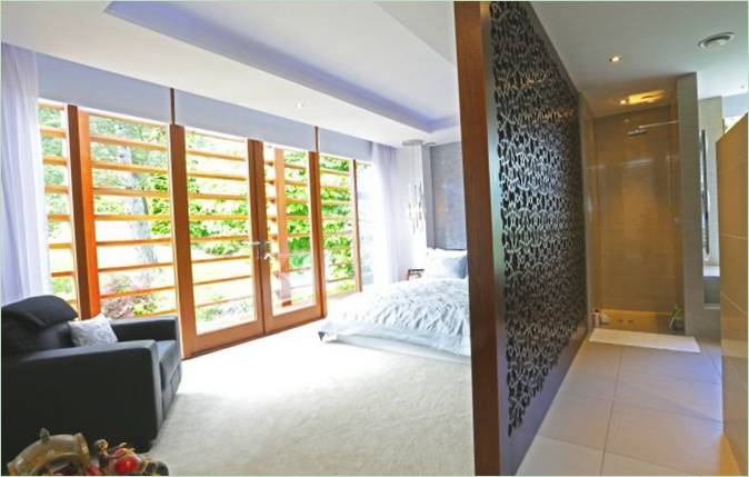 Cloison en bois à motifs décoratifs