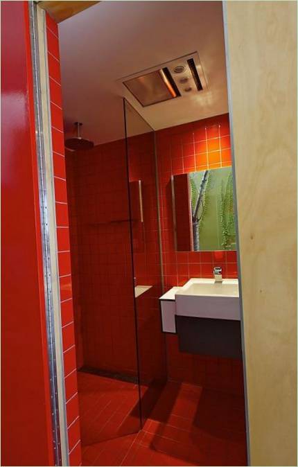 Carrelage rouge dans la douche