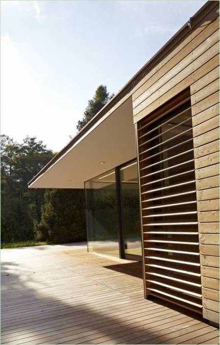 Chalet d'été en bois et en verre en Autriche