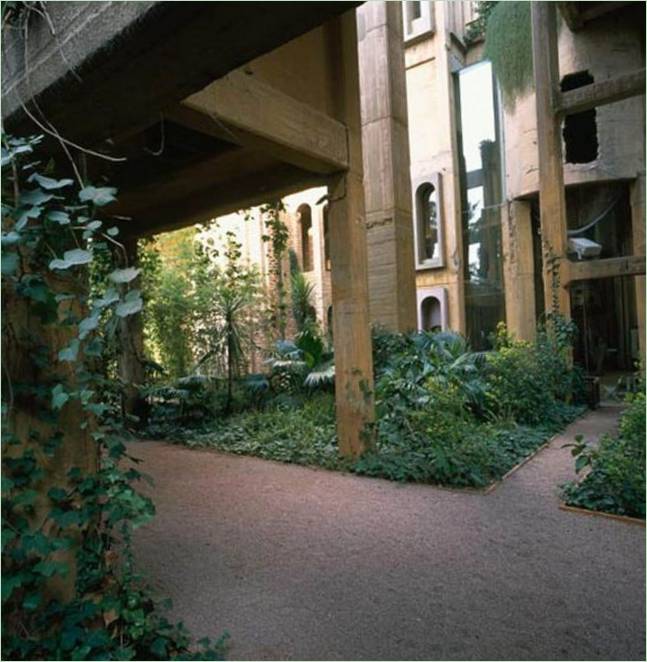 Conception du patio par Ricardo Bofill