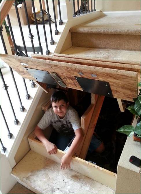 Compartiments sous les escaliers