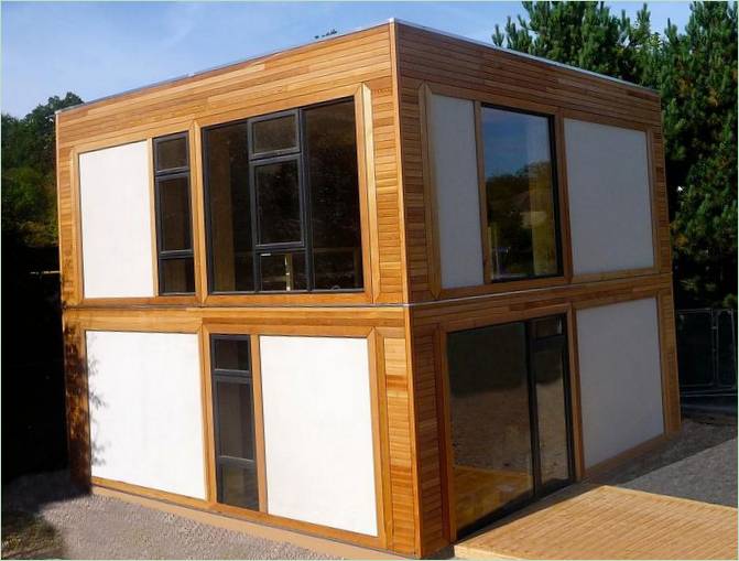 BaleHouse - un cottage au toit de chaume