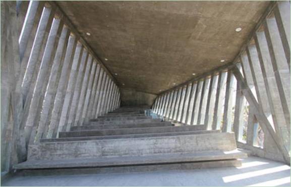 L'architecture insolite de la chapelle de la forêt à Acapulco