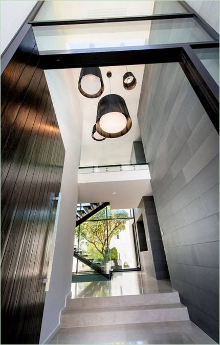 Hall d'entrée d'une résidence familiale moderne à Australhim