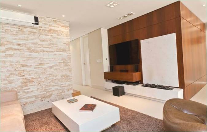 Plafond blanc dans la résidence familiale