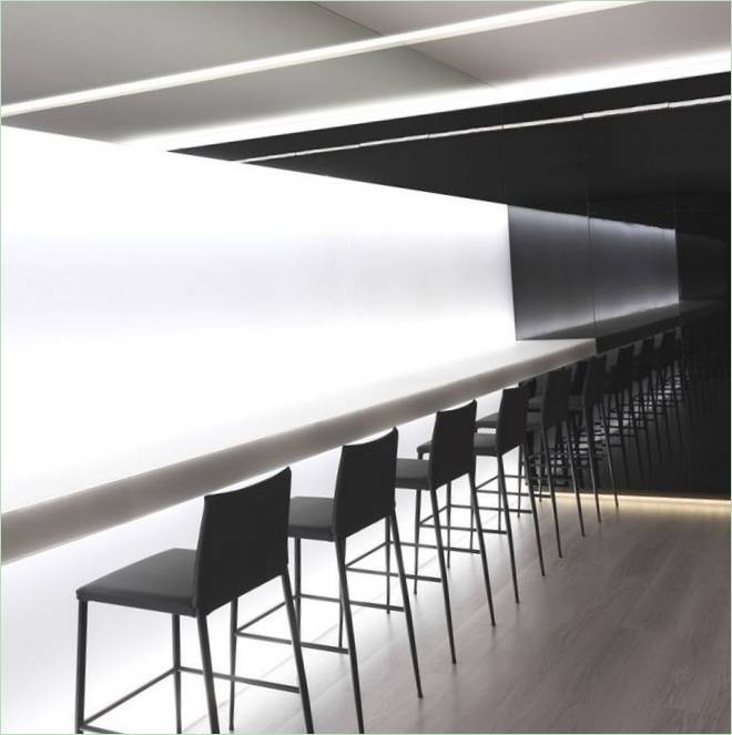 La boutique de vins Vegamar Selección, un projet de Fran Silvestre Arquitectos, Valence, Espagne