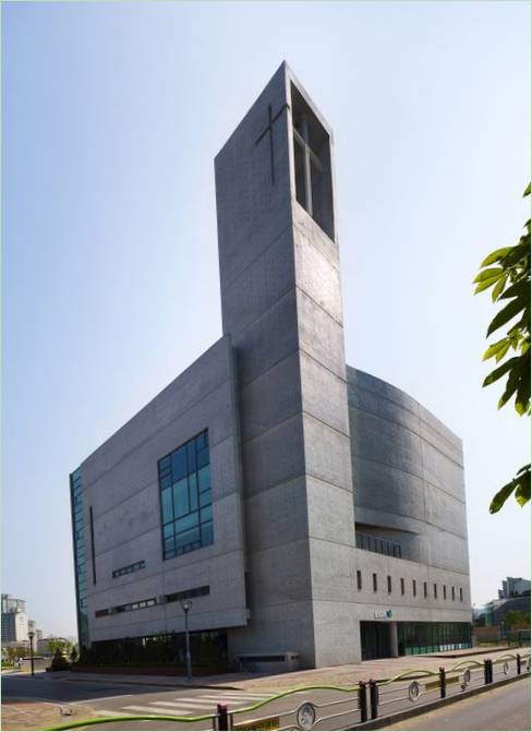Façade de l'église de Neulsam