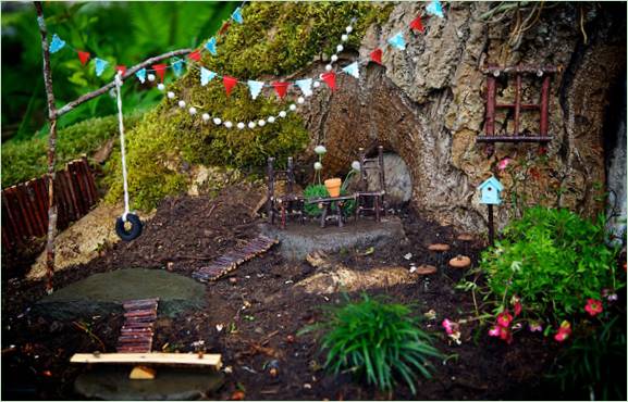 Un espace près du chalet dans le mini jardin