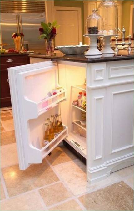 Îlot de cuisine avec mini-frigo intégré