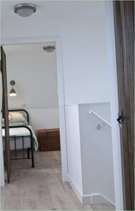 Intérieur de chambre à coucher dans des couleurs claires