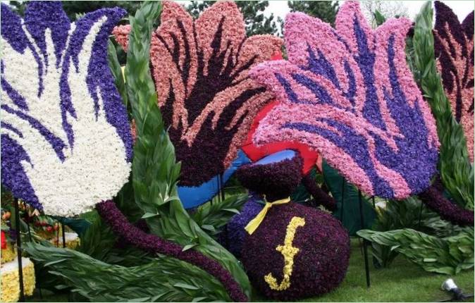 Sculpture florale festive