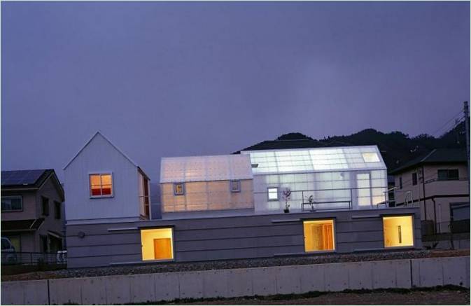 La façade d'une maison individuelle à Yamasaki
