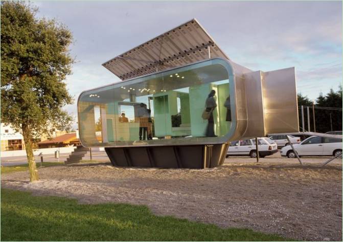 Parois vitrées en forme de conteneur d'une maison modulaire