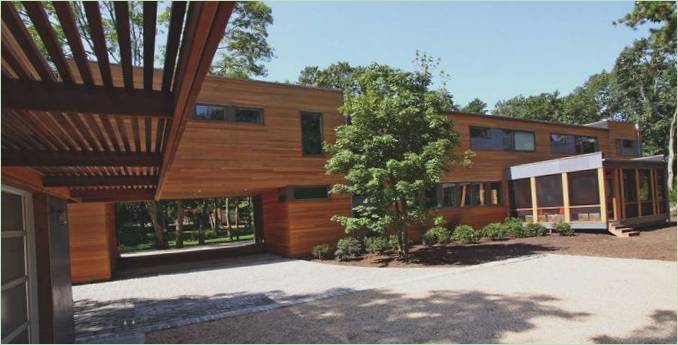 Cour arrière d'une maison individuelle Swingline