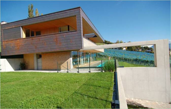 Un luxueux manoir dans les montagnes par le studio k_m architektur
