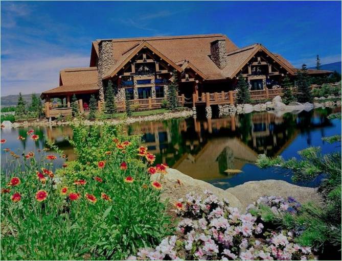 Maison de campagne de luxe au bord du lac