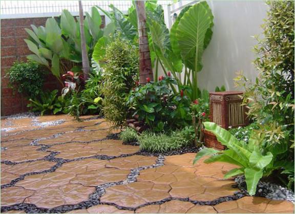 Conception originale d'une dalle de pierre pour une allée de jardin