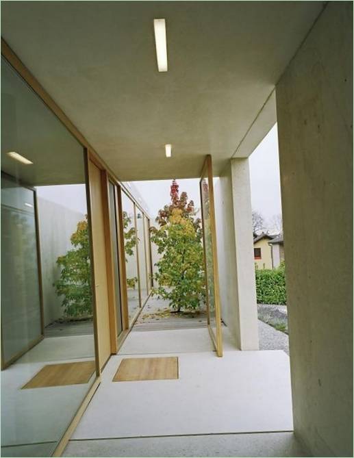 Maison moderne avec vue sur les Alpes