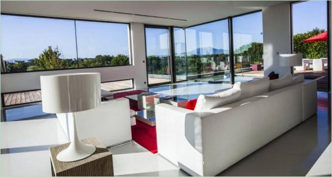 Les fenêtres panoramiques de la Villa Horizon