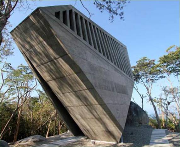 Architecture insolite d'une chapelle forestière à Acapulco