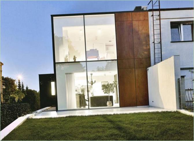 L'extérieur d'une maison perforée en Pologne