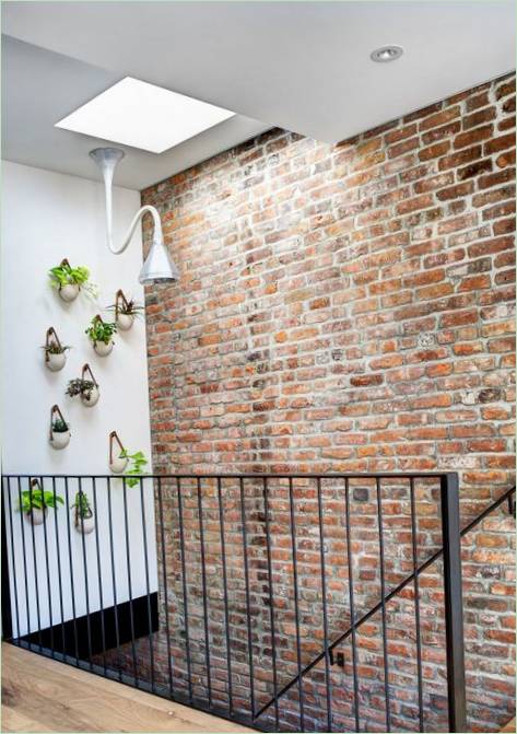 Briques à l'intérieur d'une maison américaine