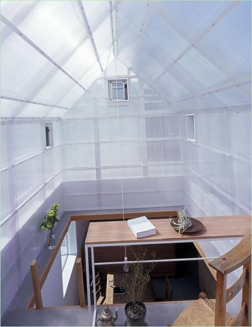 Bureau à domicile à l'étage mansardé
