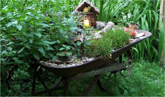 Mini jardin sur un chariot de supermarché