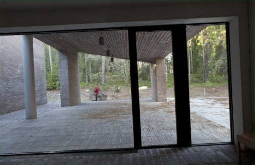 Les portes vitrées du crématorium de Forest Stone