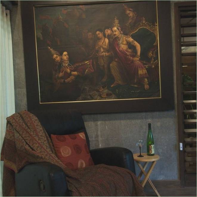 Grands tableaux à l'intérieur de la maison