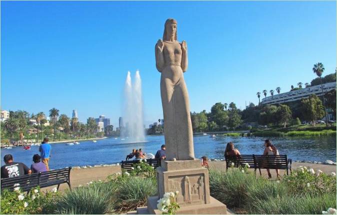 Statue au lac d'Echo Park