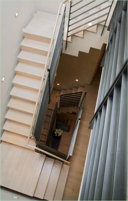 Escalier en bois de la maison de ville