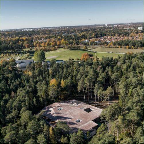 Crématorium en pierre de la forêt en Suède